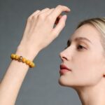 Natural old beeswax bracelet 18K bracelet high goods chanterelle yellow bleached flower bracelet - Image 2