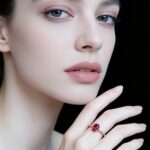 Light Luxury Oval Natural Garnet Ring with Rose Gold Setting - Image 2