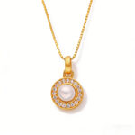 Women's Vintage Luxury Pearl and Zircon Necklace for Daily and Evening Wear Gold Inlaid Alloy
